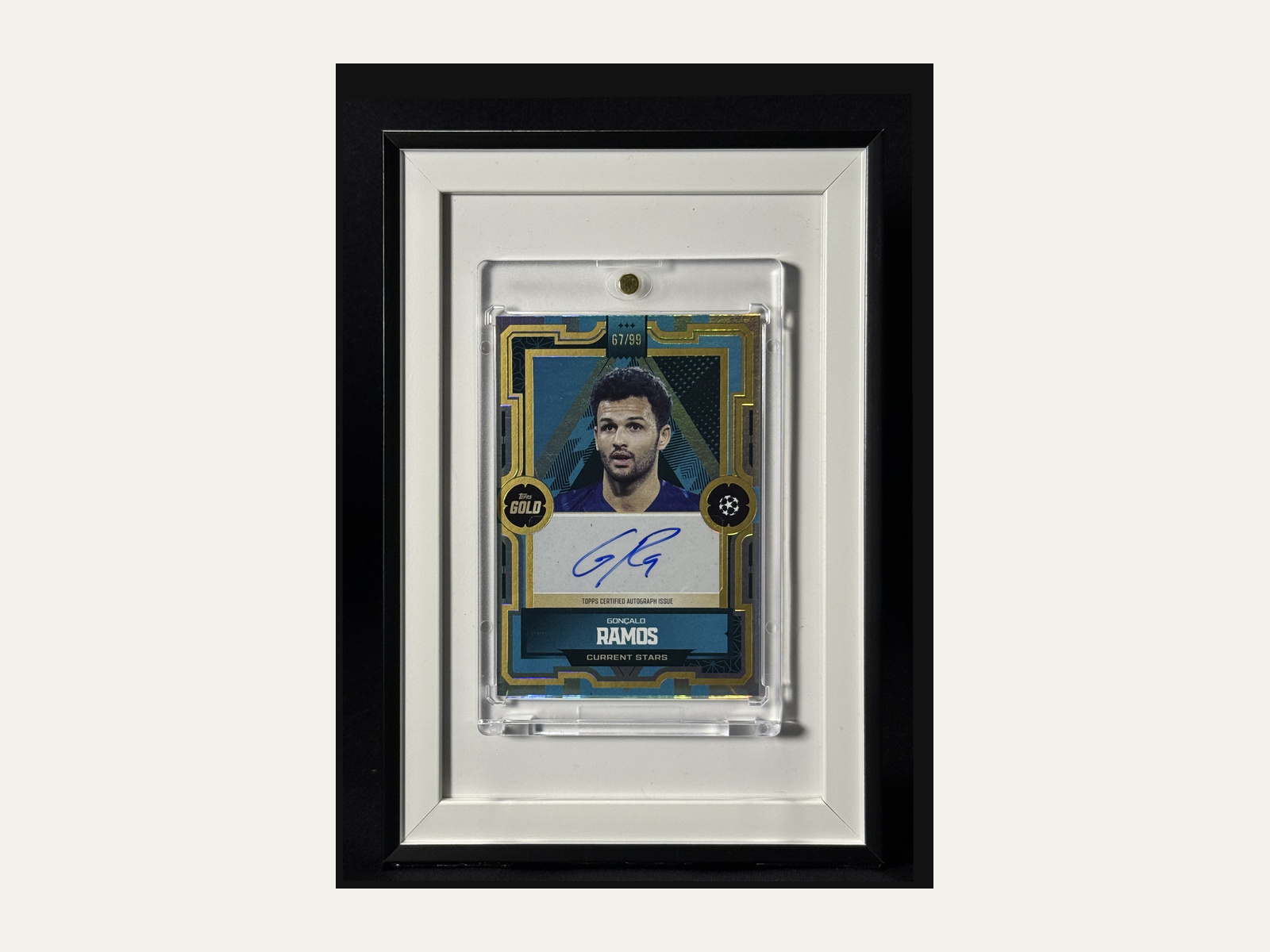 67/99 Gonçalo Ramos current stars Topps Gold - autógrafo manual