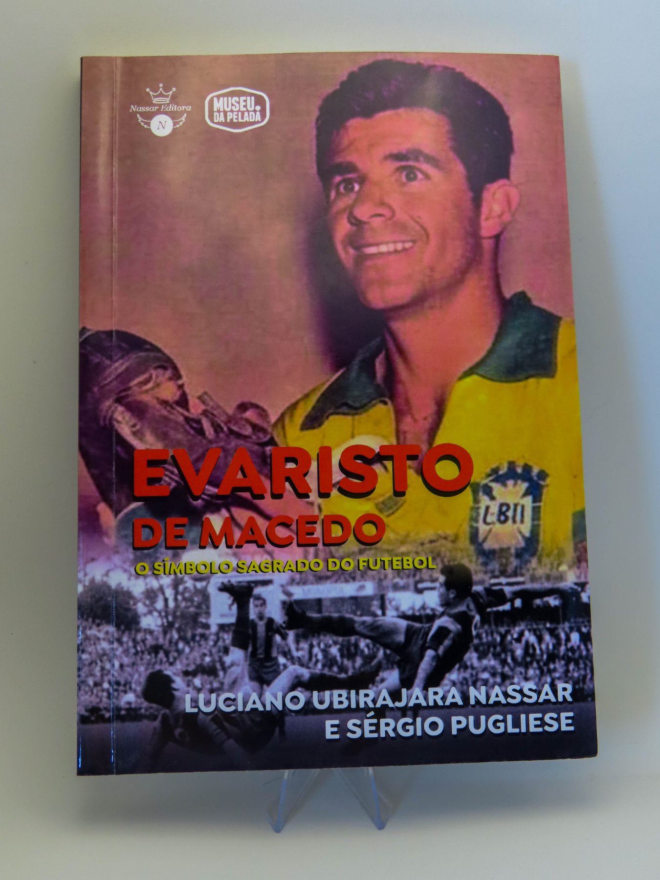 Evaristo de Macedo: O símbolo sagrado do futebol - autógrafo manual